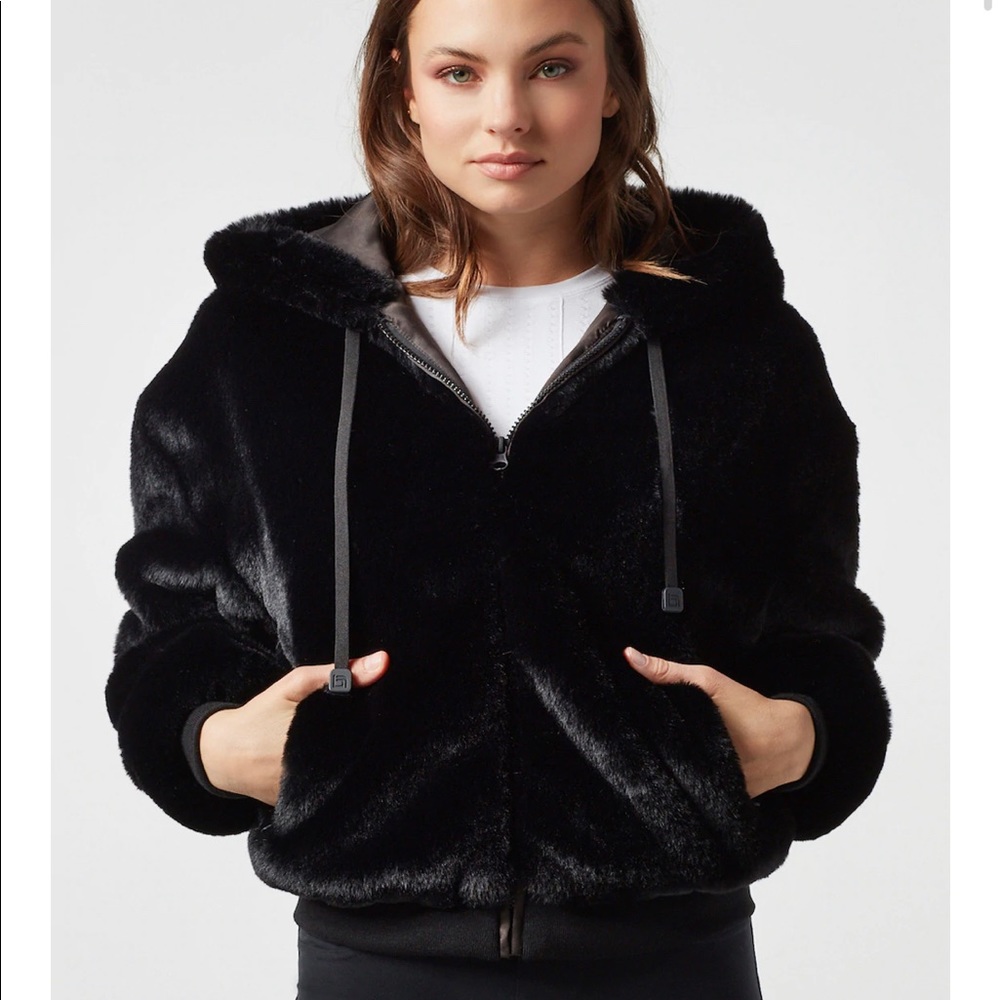 Cozy aspen hoodie by blanc noir